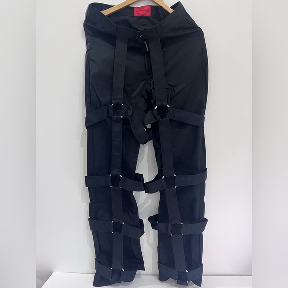 Kylie Jenner - MRDR BRVDO Harness Pants - Picture 8 of 13